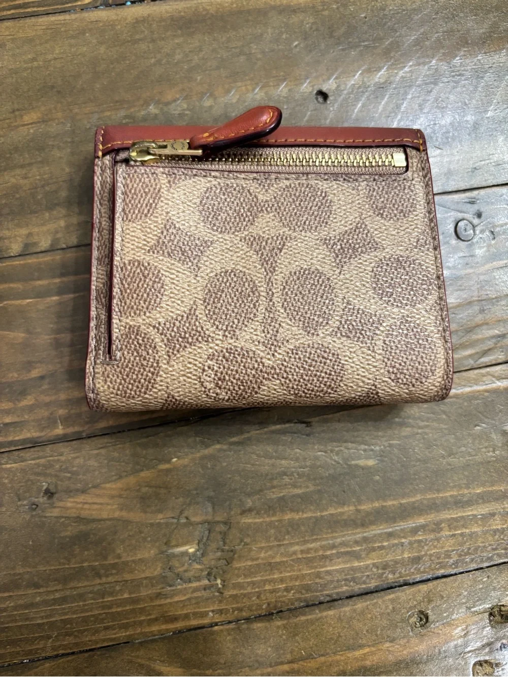 coach compact
